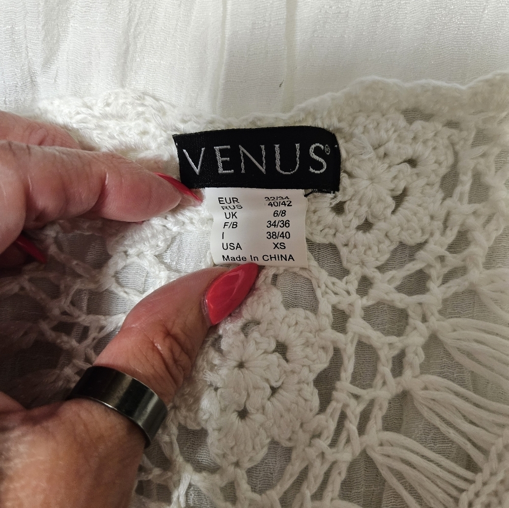 VENUS White Relaxed Cropped Tunic Or Swimsuit Cover-Up - Picture 13 of 13